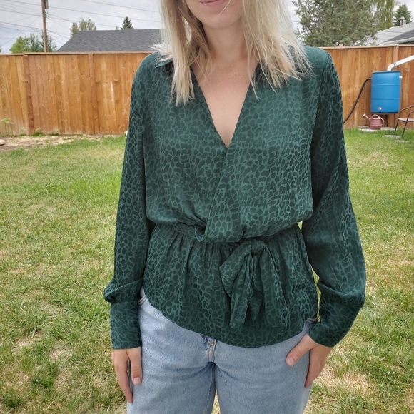 Dex Tops - Green leopard print top